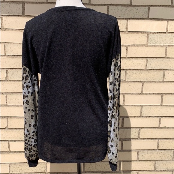 🎉2X HP🎉LAST 1 LEOPARD PRINT SLEEVES KNIT TOP - Picture 5 of 8